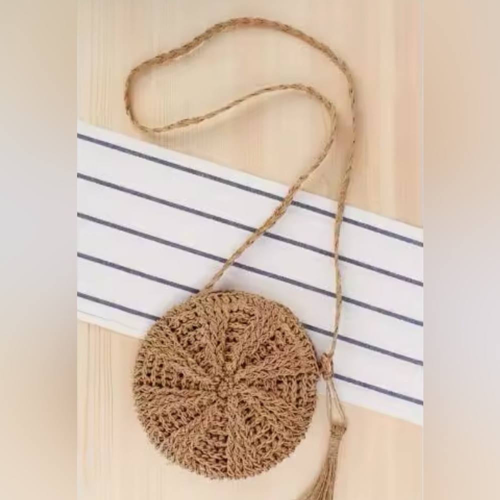 Women Handmade Tassel Beach shoulder Bag 2025 Raffia, Vacation, Clutch, New!